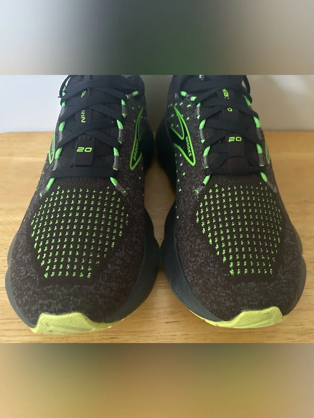 Brooks Glycerin 20 Stealth Knit  Mens Black Green Neon Shoe Sneakers Size 7